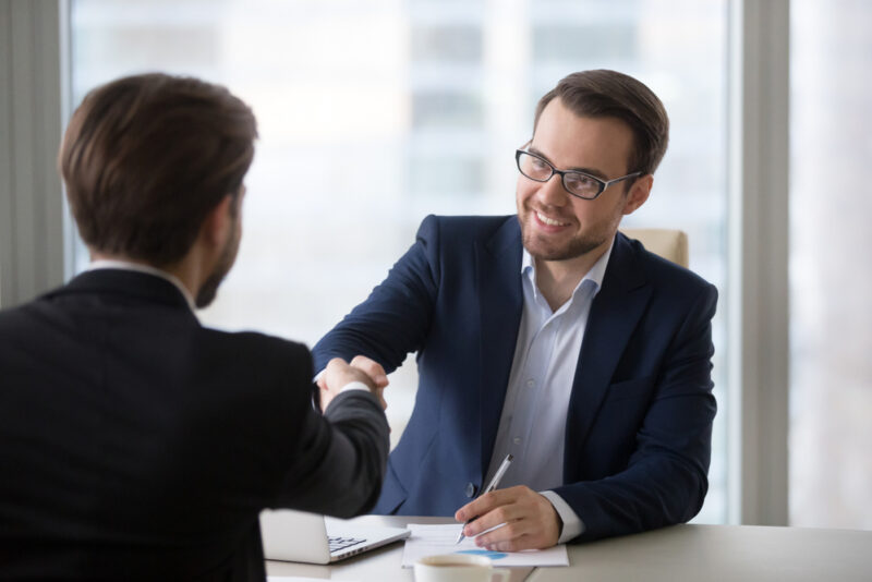 Man making a deal with an alternative investing  platform